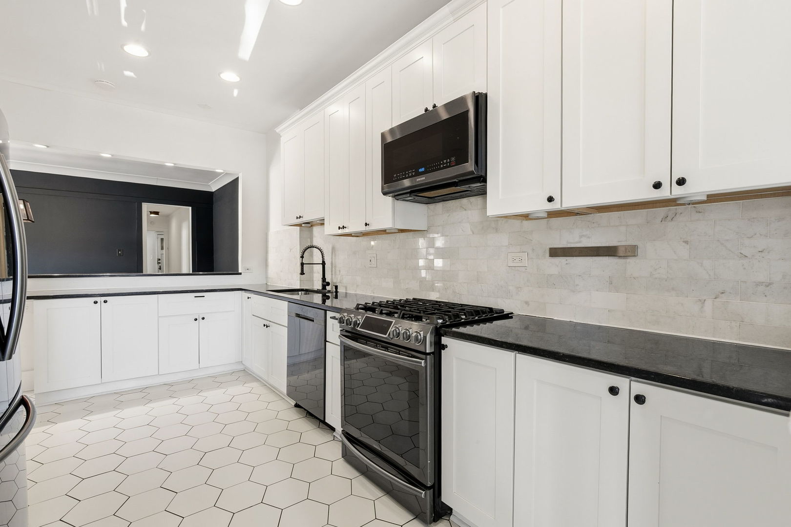 1221 East Hyde Park Boulevard Chicago IL 60615
