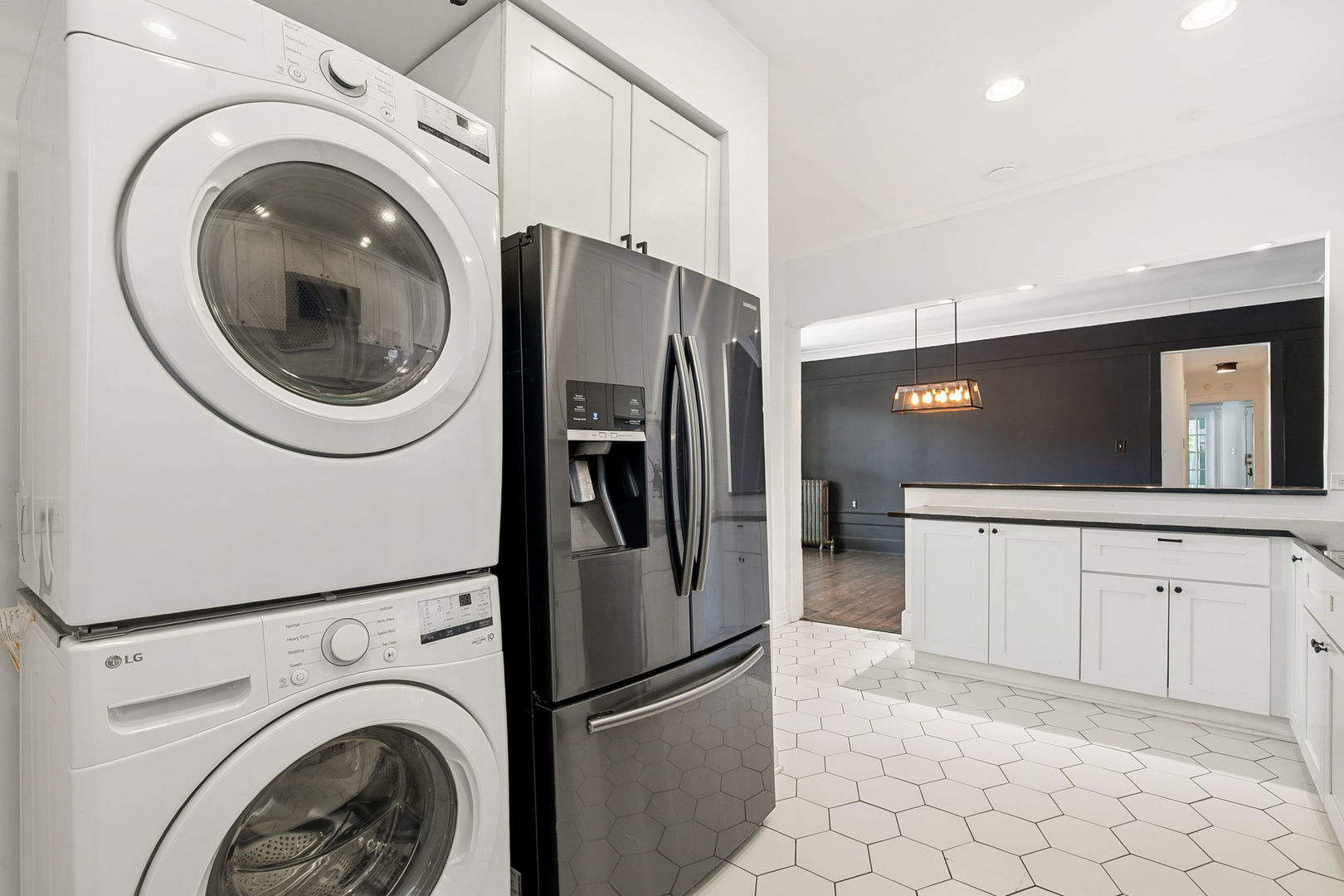 1221 East Hyde Park Boulevard Chicago IL 60615