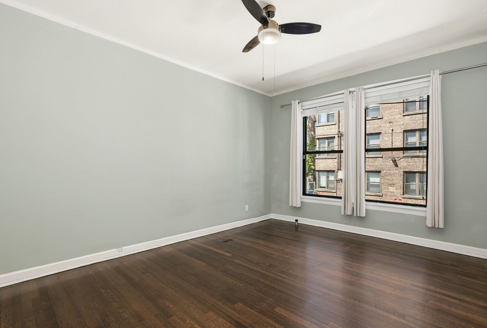 1221 East Hyde Park Boulevard Chicago IL 60615