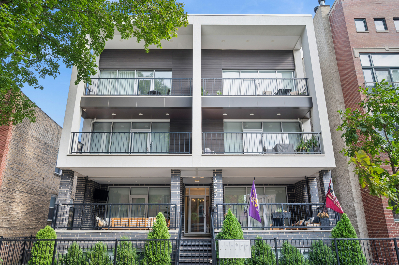 2237 North Hoyne Avenue Chicago IL 60647