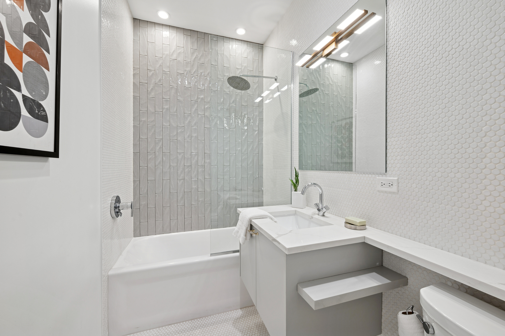 2237 North Hoyne Avenue Chicago IL 60647