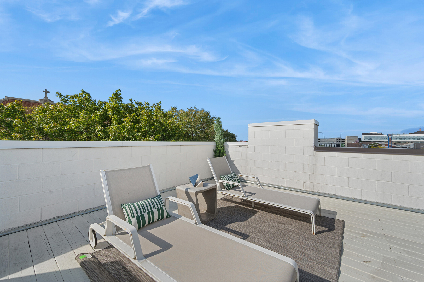 2237 North Hoyne Avenue Chicago IL 60647
