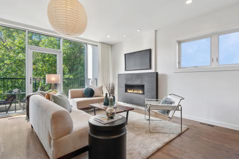 2237 North Hoyne Avenue Chicago IL 60647
