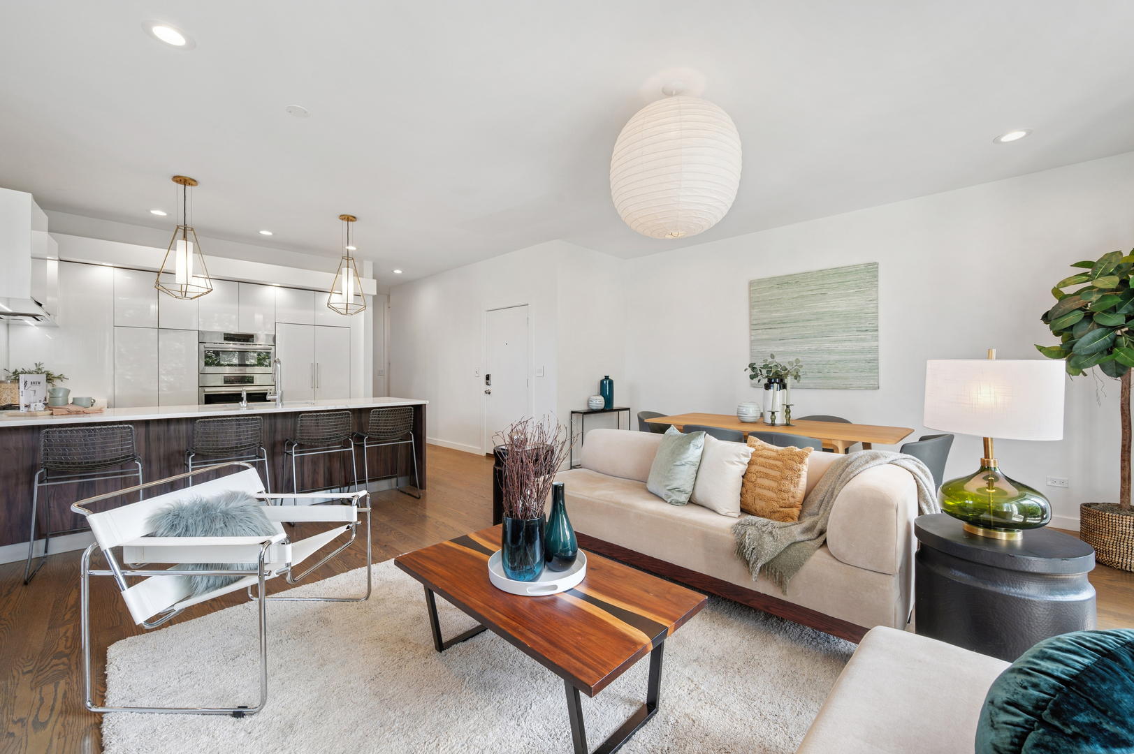 2237 North Hoyne Avenue Chicago IL 60647