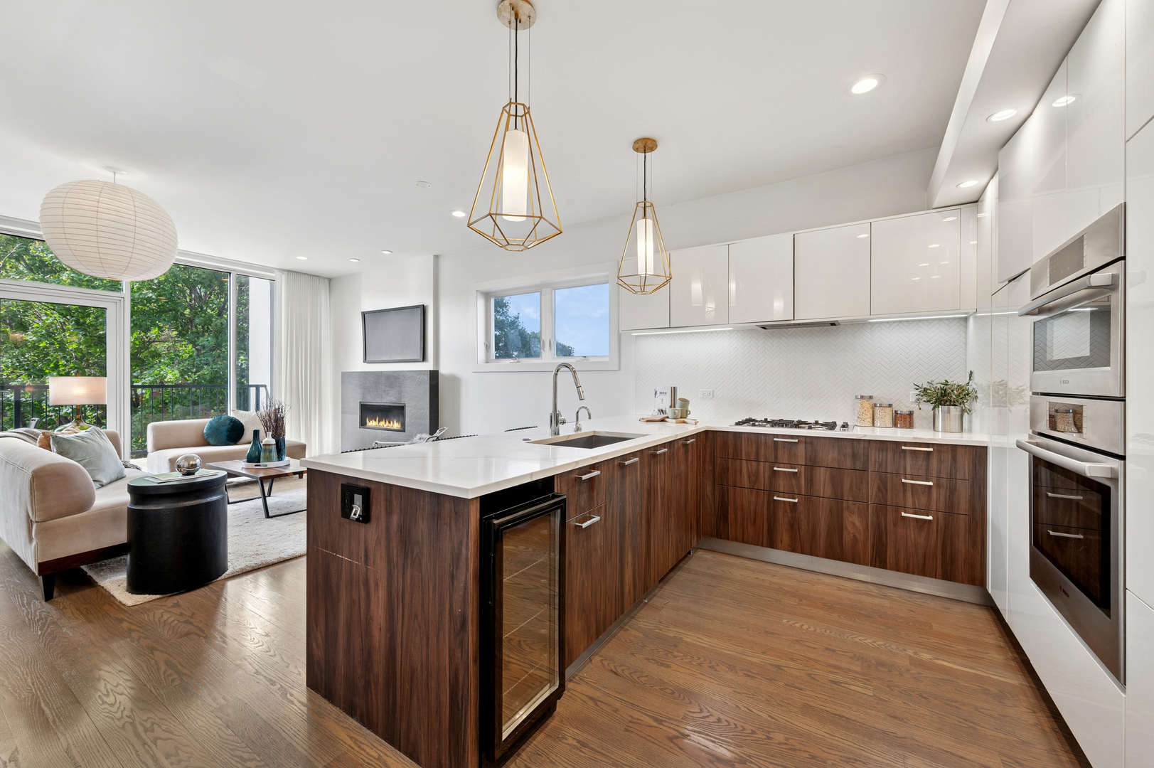 2237 North Hoyne Avenue Chicago IL 60647