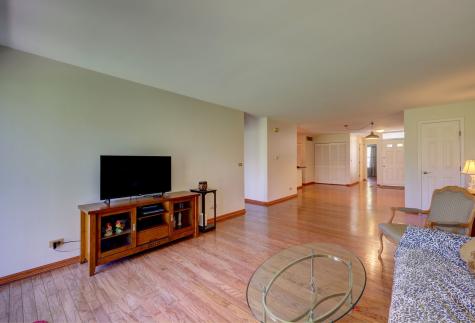 25 Coolidge Court Streamwood IL 60107