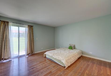 25 Coolidge Court Streamwood IL 60107