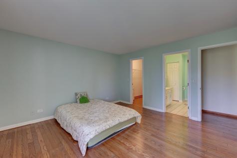 25 Coolidge Court Streamwood IL 60107
