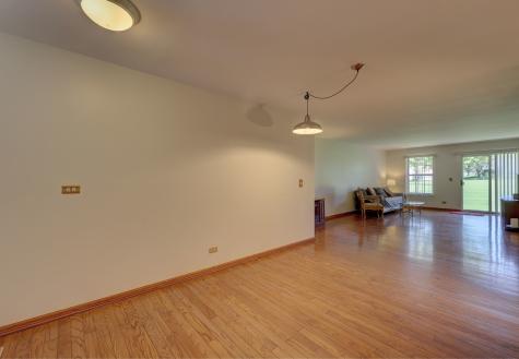 25 Coolidge Court Streamwood IL 60107