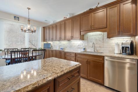 2640 Summit Drive Glenview IL 60025