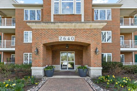 2640 Summit Drive Glenview IL 60025