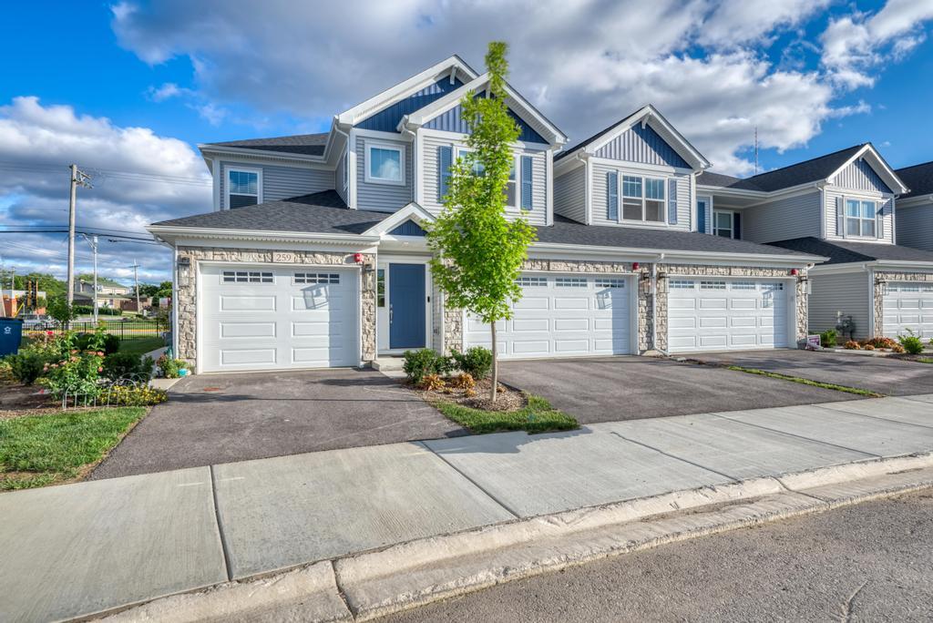 257 North Masters Drive Addison IL 60101