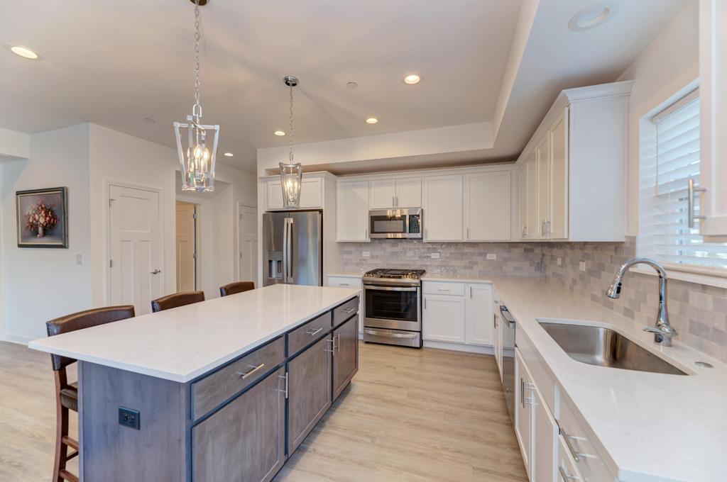 257 North Masters Drive Addison IL 60101