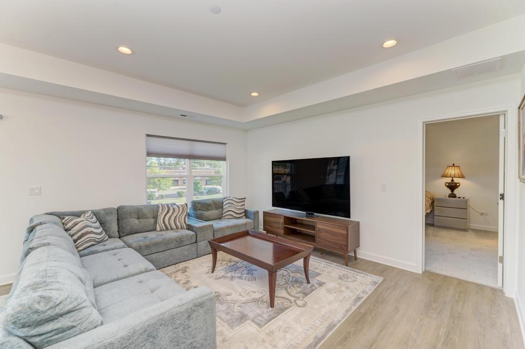 257 North Masters Drive Addison IL 60101