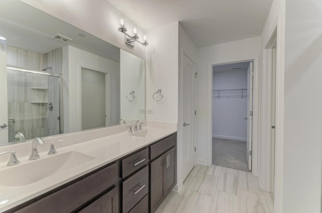 257 North Masters Drive Addison IL 60101