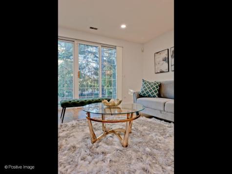 121 Commons Court Wheeling IL 60090