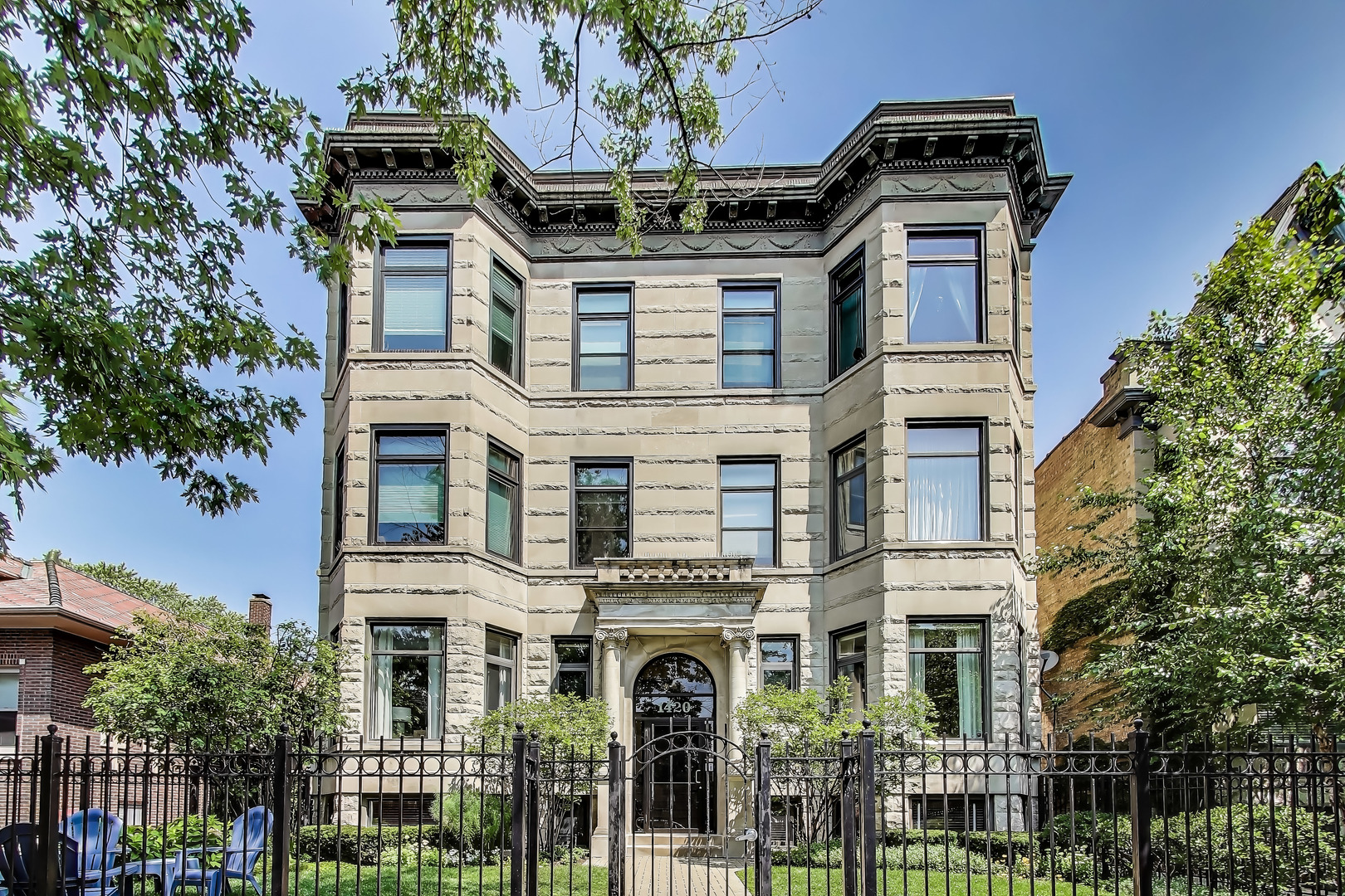 1420 West Belle Plaine Avenue Chicago IL 60613