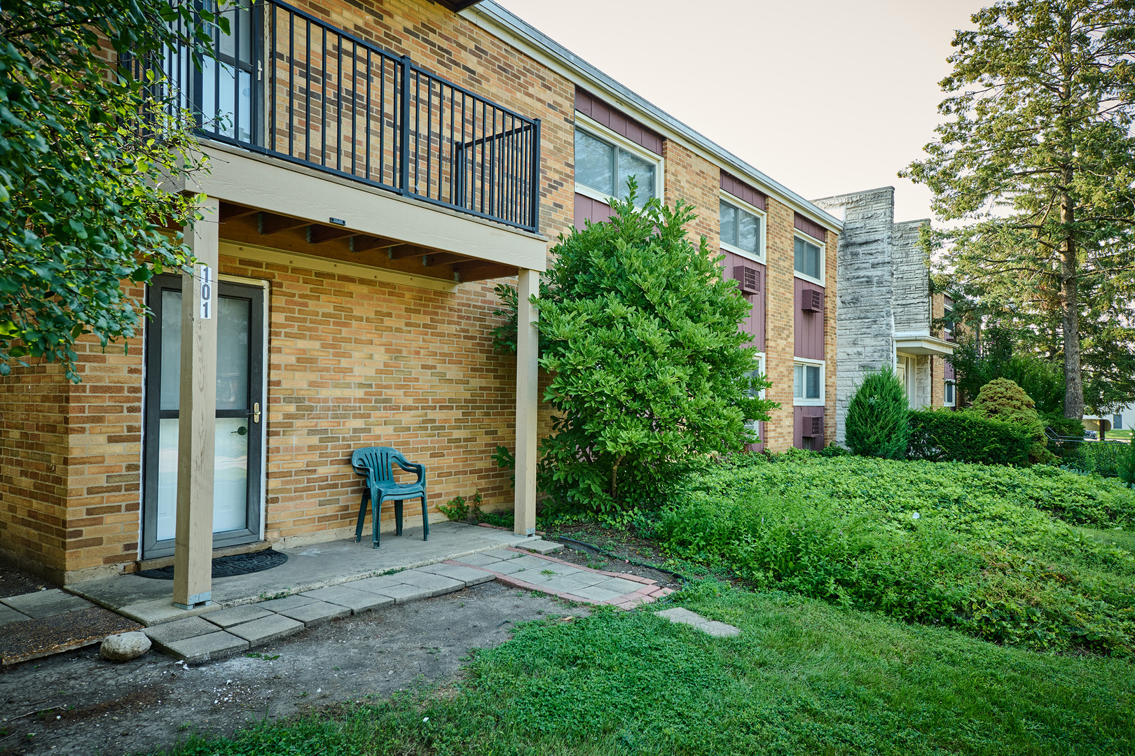 1320 Lore Lane Lombard IL 60148