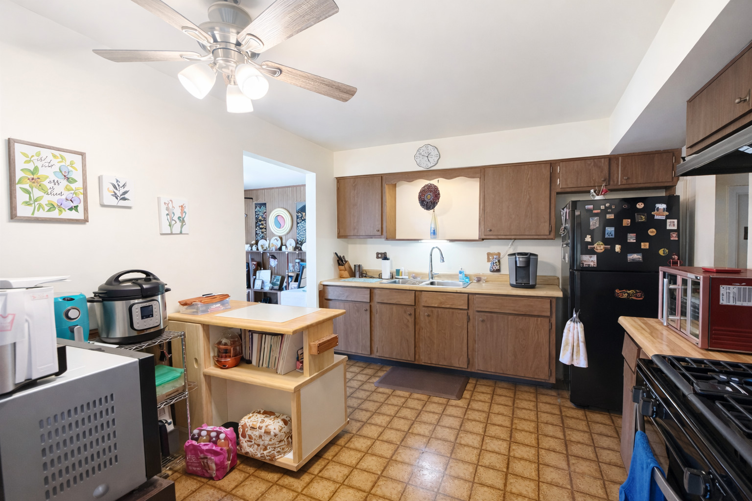 1320B Lore Lane Lombard IL 60148