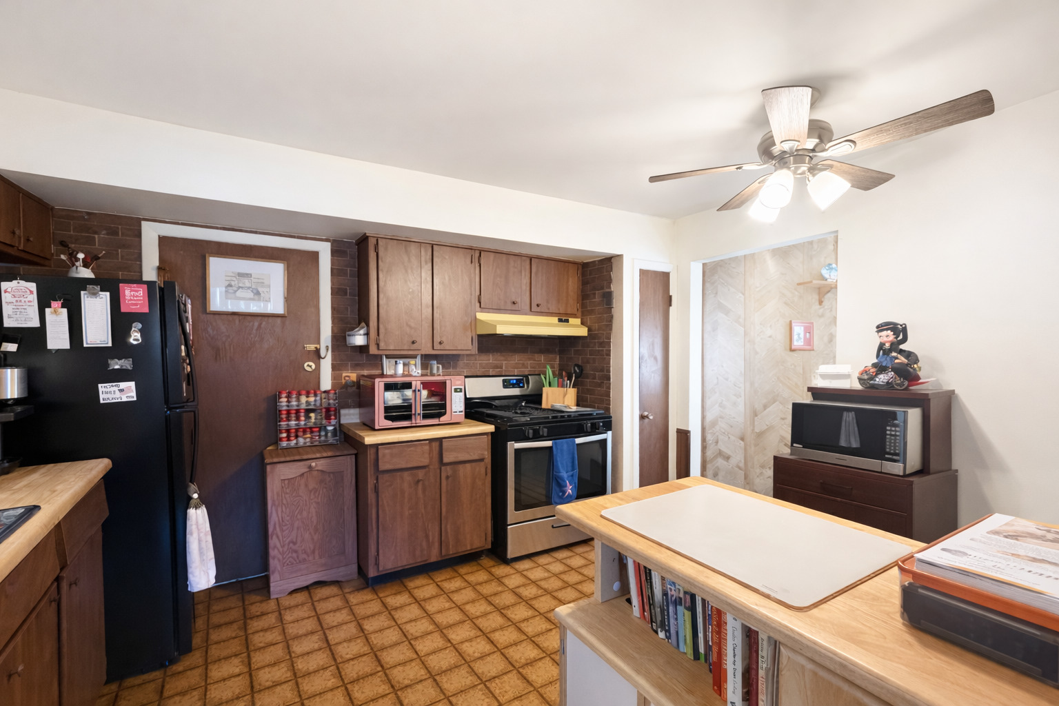 1320B Lore Lane Lombard IL 60148