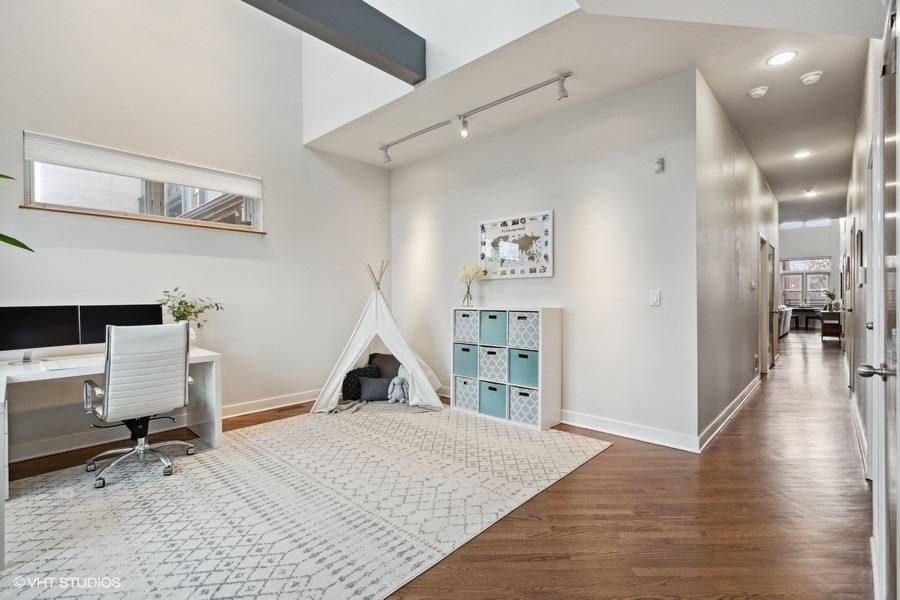 1739 North Clybourn Avenue Chicago IL 60614