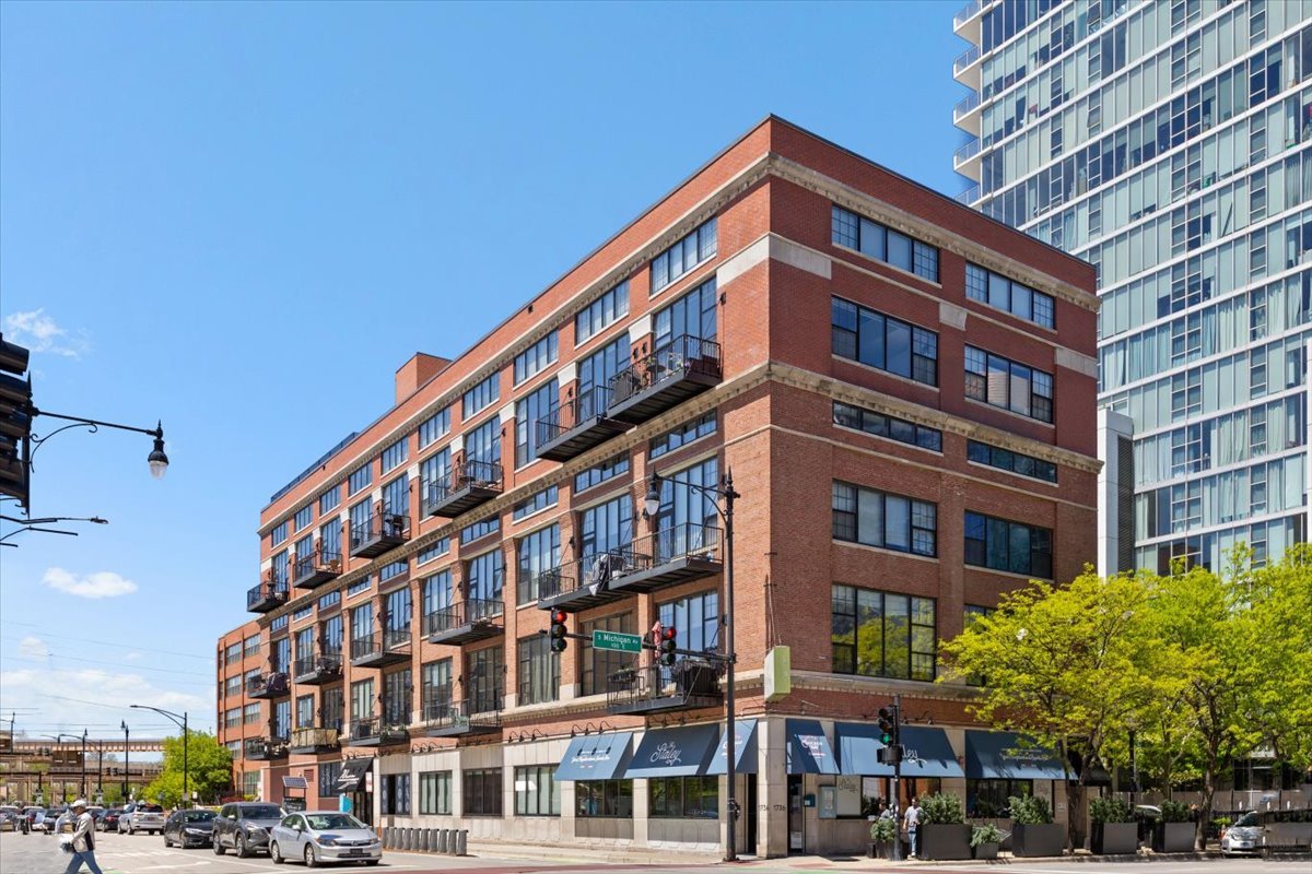 70 East 18th Street Chicago IL 60616