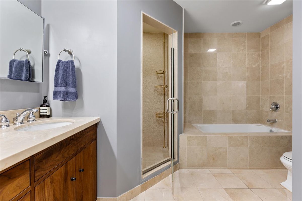 70 East 18th Street Chicago IL 60616