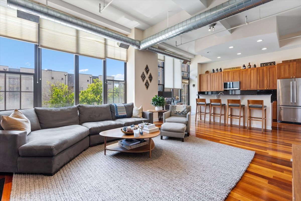 70 East 18th Street Chicago IL 60616