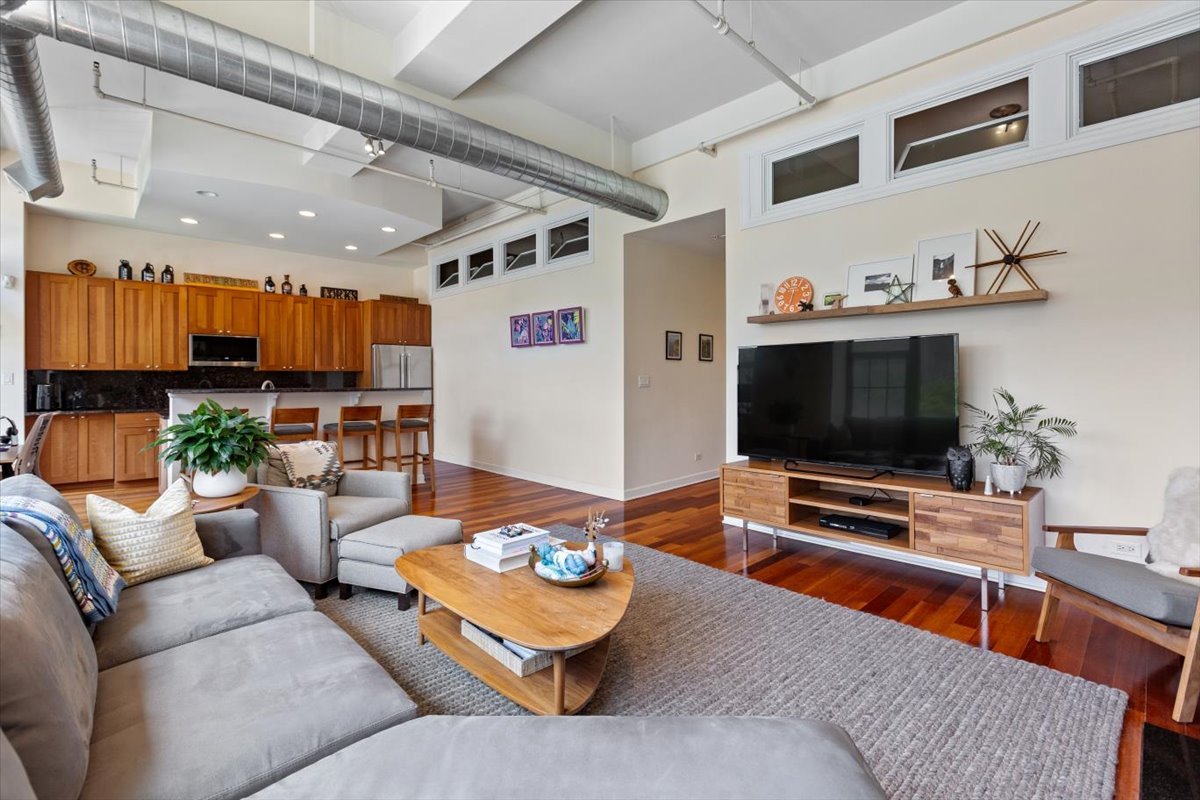 70 East 18th Street Chicago IL 60616