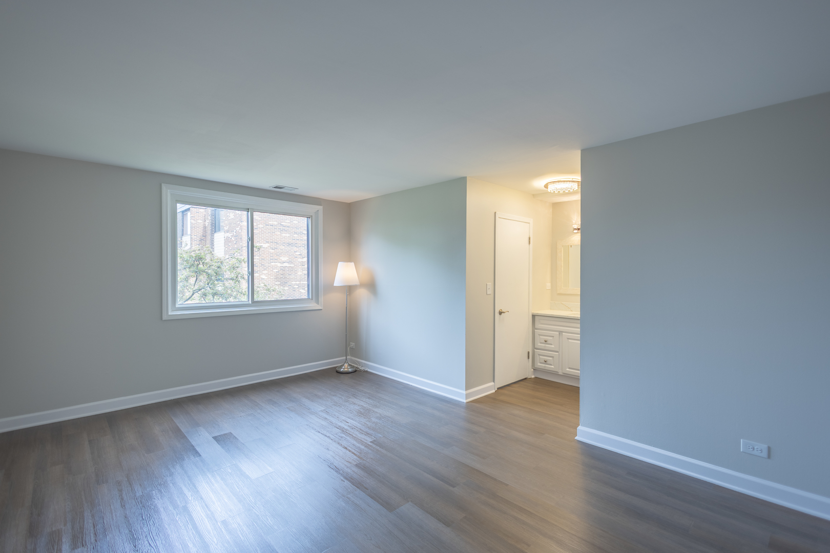 450 Raintree Court Glen Ellyn IL 60137