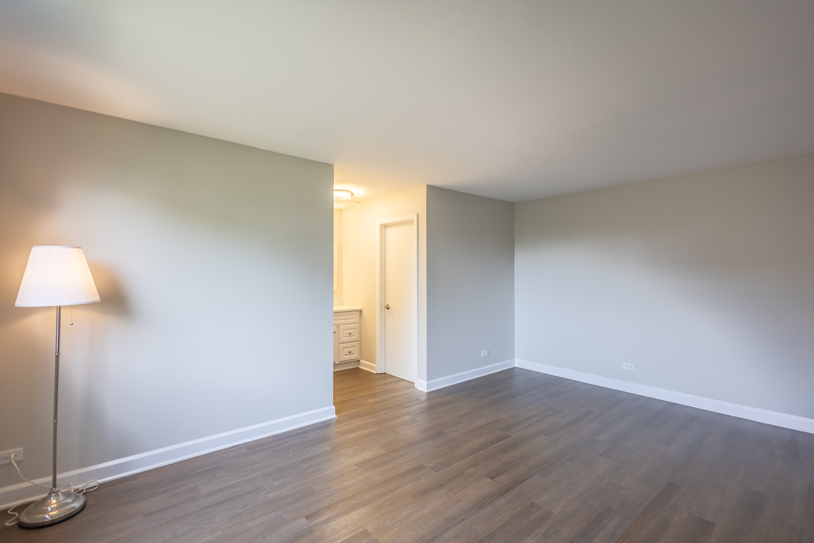 450 Raintree Court Glen Ellyn IL 60137