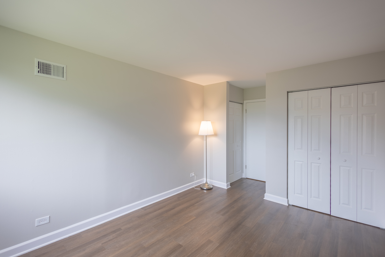 450 Raintree Court Glen Ellyn IL 60137