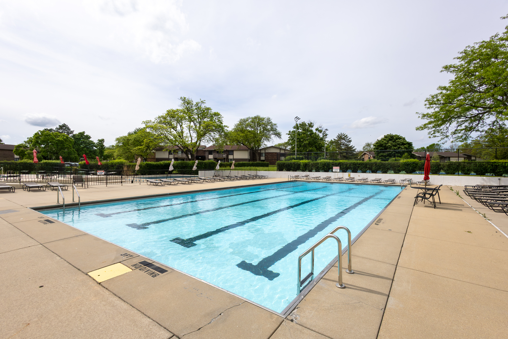 450 Raintree Court Glen Ellyn IL 60137