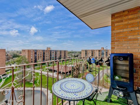 1717 West Crystal Lane Mount Prospect IL 60056