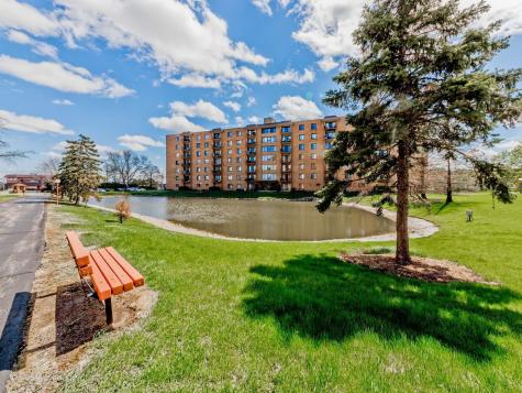 1717 West Crystal Lane Mount Prospect IL 60056