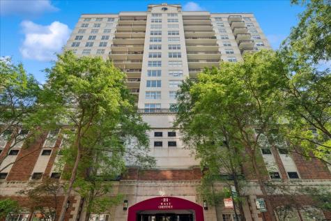 21 West Chestnut Street Chicago IL 60610