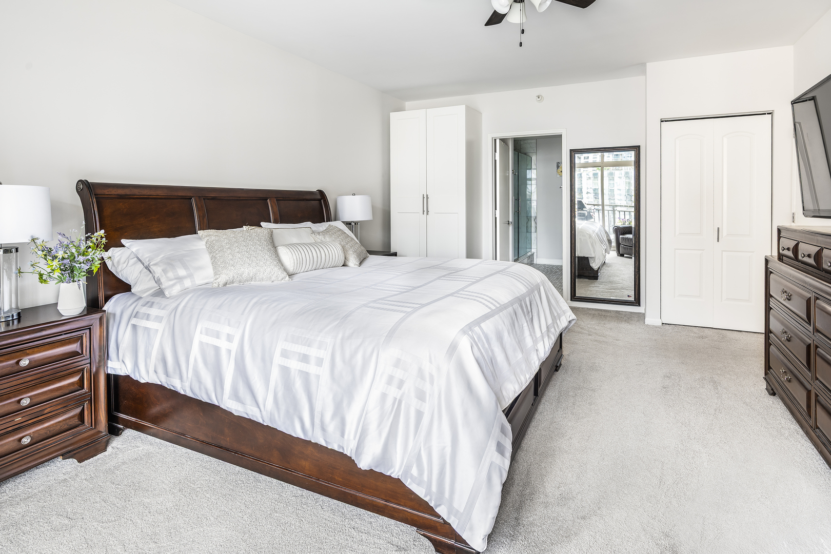 21 West Chestnut Street Chicago IL 60610