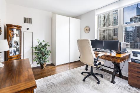 21 West Chestnut Street Chicago IL 60610