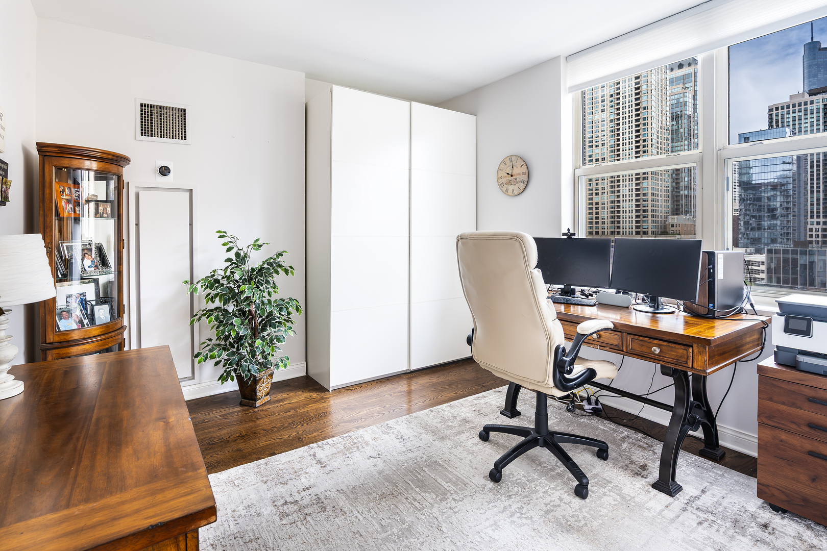21 West Chestnut Street Chicago IL 60610