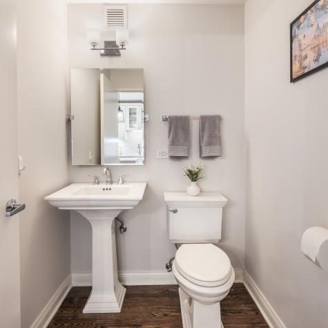 21 West Chestnut Street Chicago IL 60610