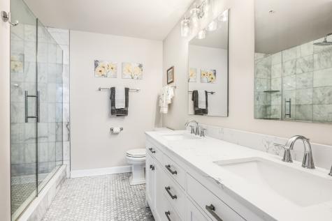 21 West Chestnut Street Chicago IL 60610