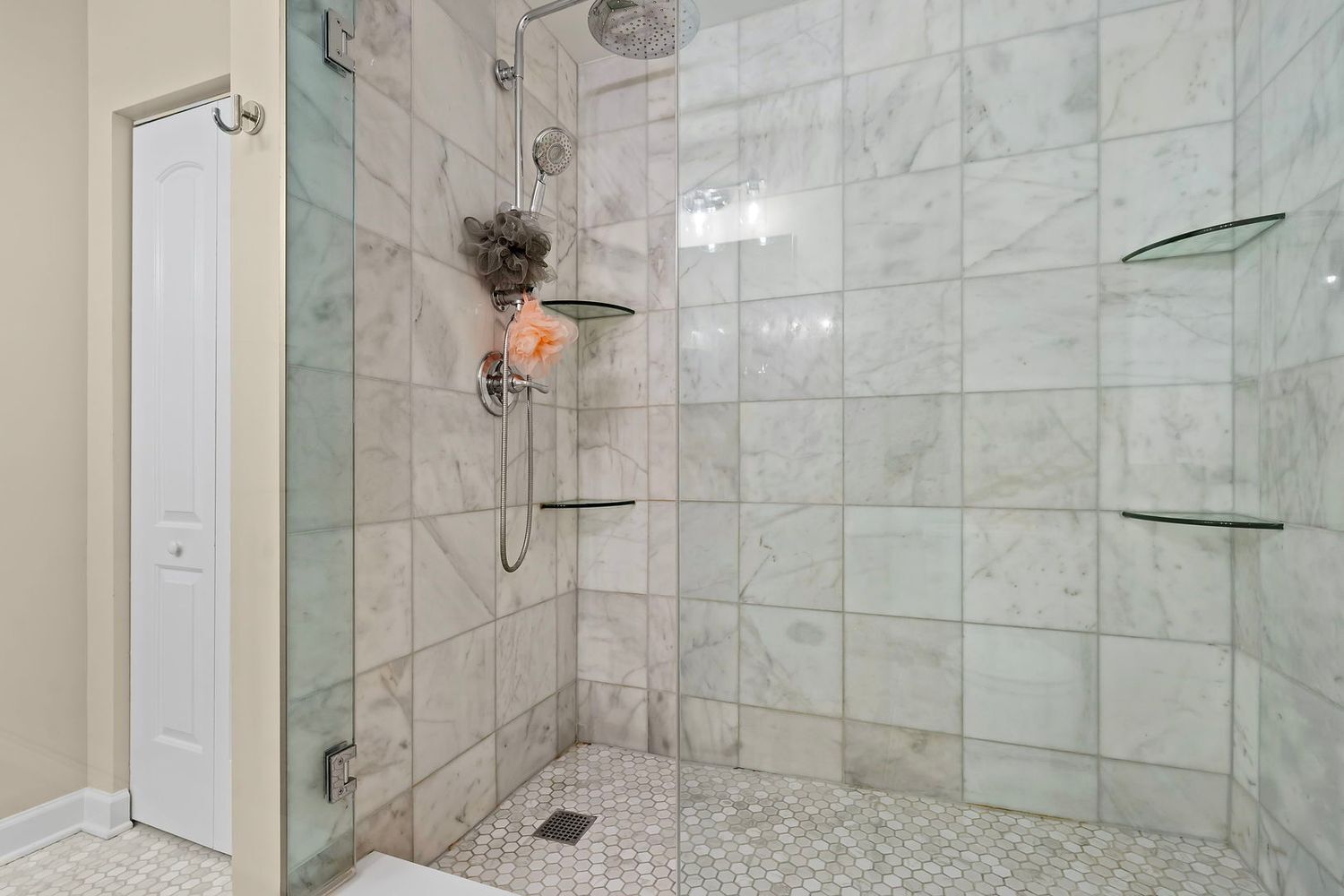 21 West Chestnut Street Chicago IL 60610
