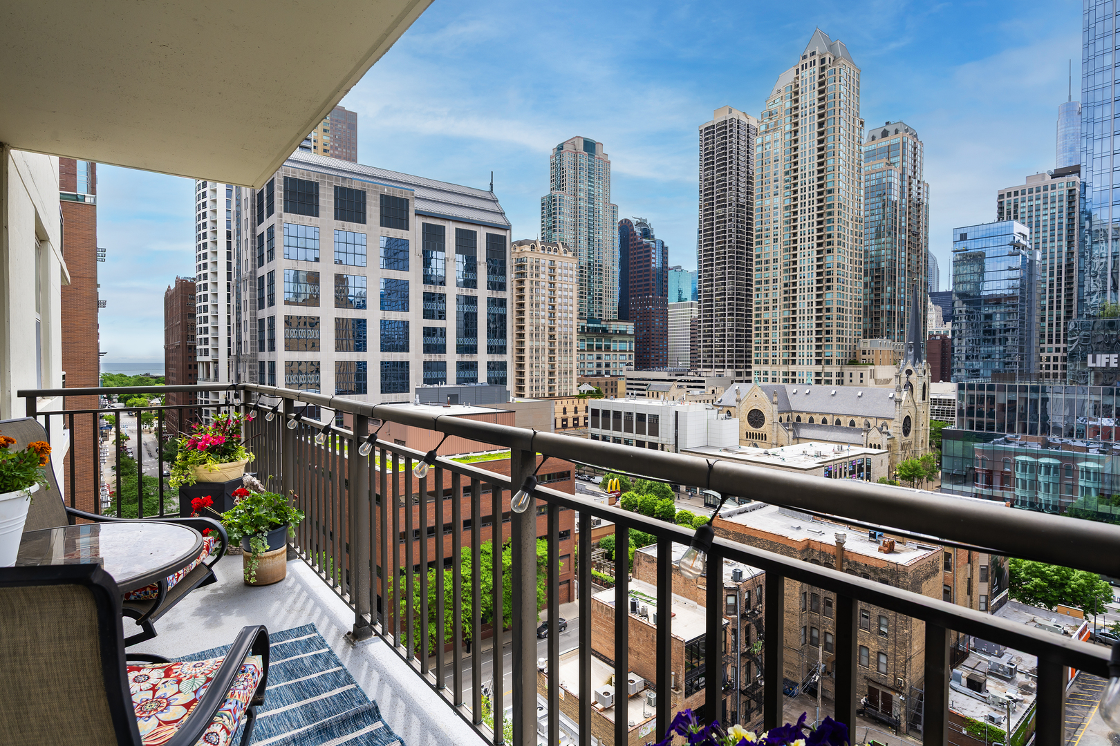 21 West Chestnut Street Chicago IL 60610