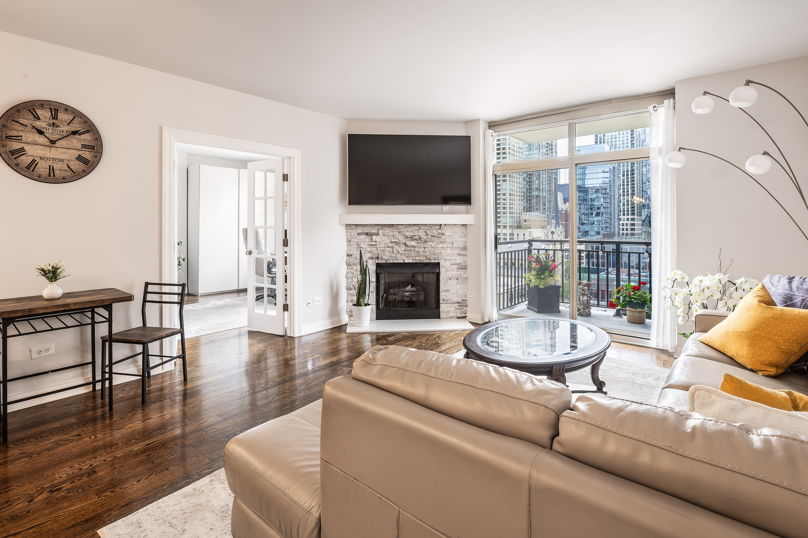 21 West Chestnut Street Chicago IL 60610