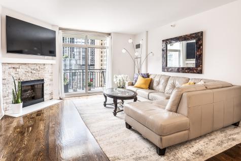 21 West Chestnut Street Chicago IL 60610