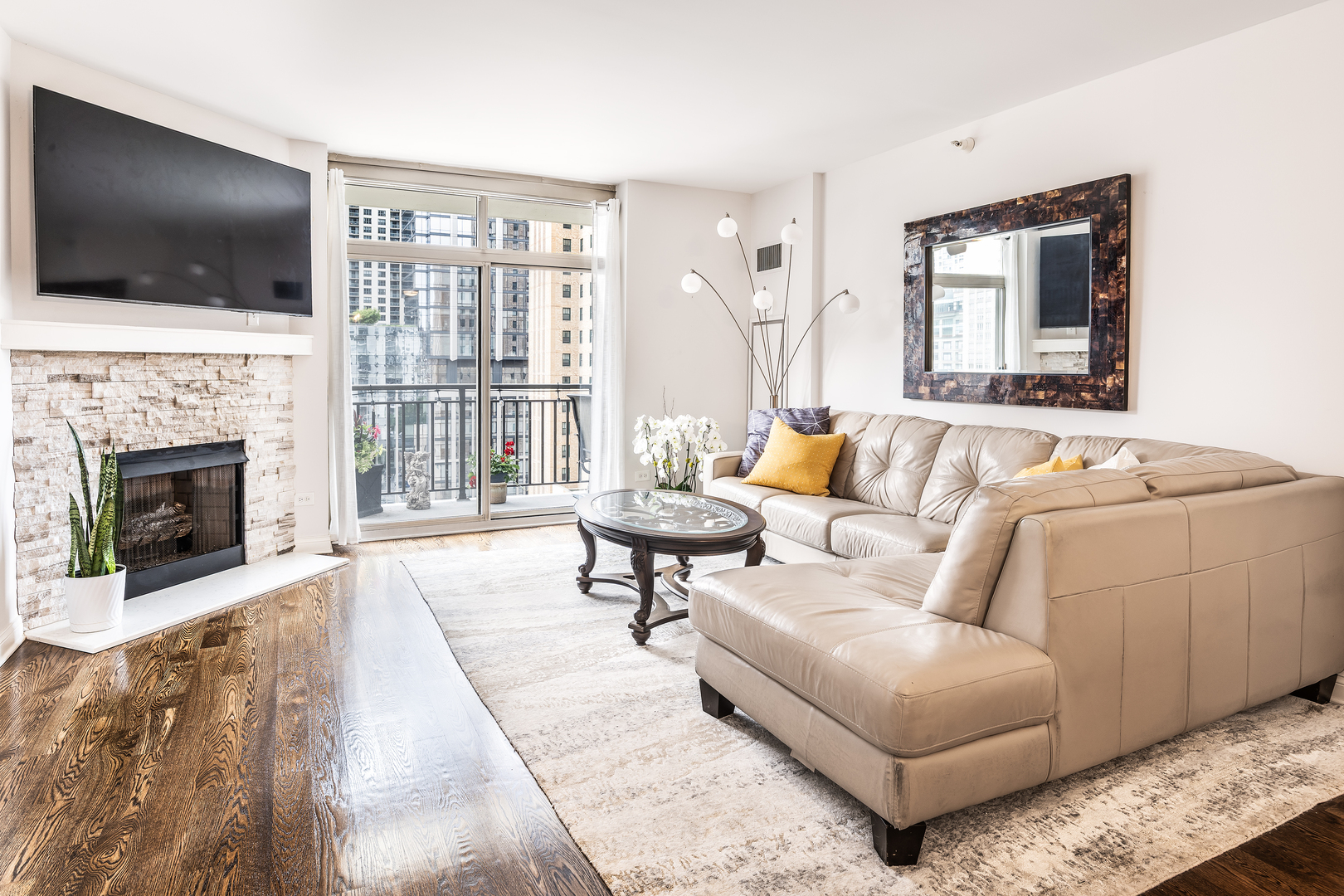 21 West Chestnut Street Chicago IL 60610