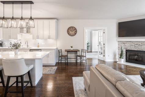 21 West Chestnut Street Chicago IL 60610