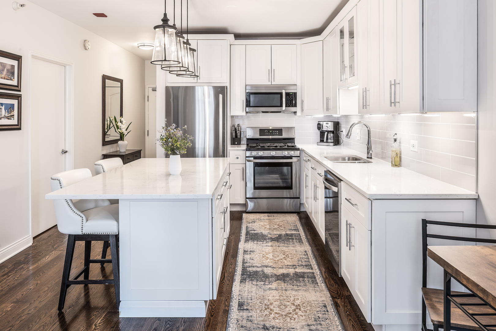 21 West Chestnut Street Chicago IL 60610