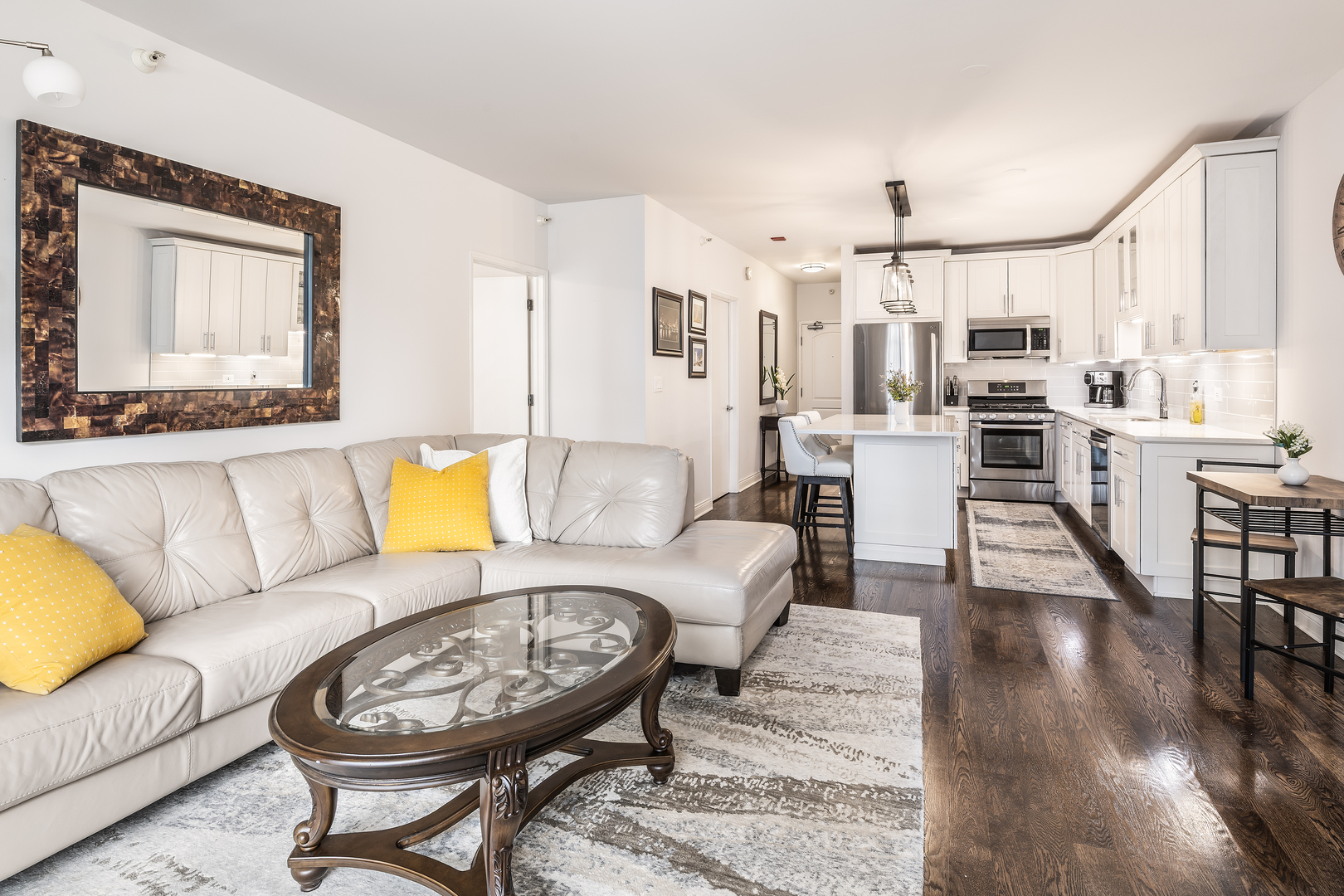 21 West Chestnut Street Chicago IL 60610