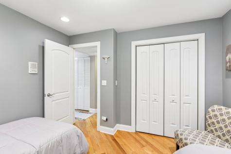 5859 North Glenwood Avenue Chicago IL 60660